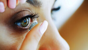 Контактні лінзи на 3 місяці: що це за формат і кому він підходить