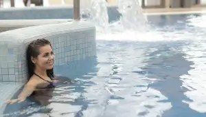 Вода как привычка: зачем и как начать заниматься в бассейне